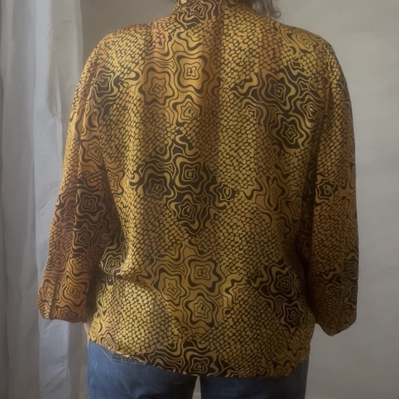 Vintage 80s gold and black graphic print blouse size medium - Picture 3 of 8